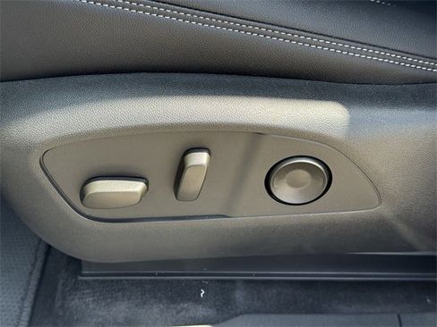 New 2025 Chevrolet Blazer EV LT image 22