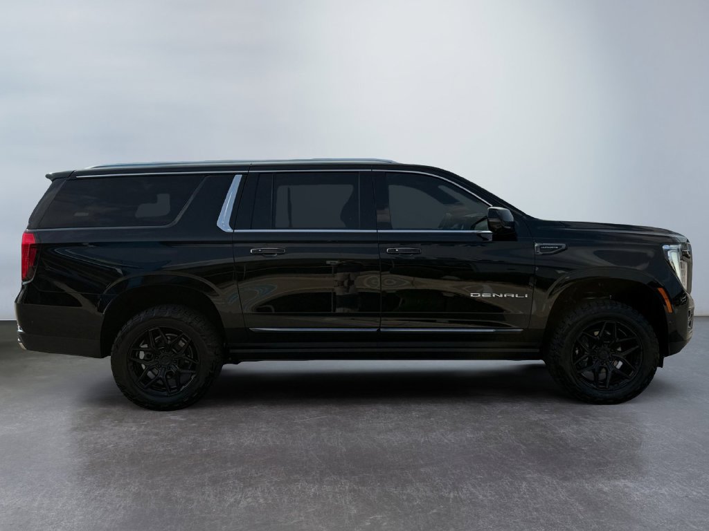 Used 2025 GMC Yukon XL Denali Ultimate AWD/4WD image 2