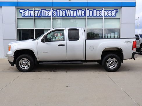 Used 2011 GMC Sierra 2500 W/T w/ Work Truck Preferred Package AWD/4WD image 7