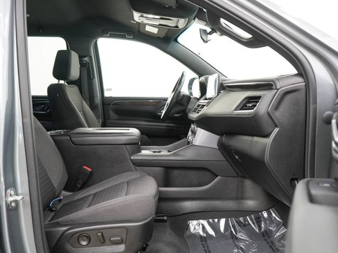 Used 2022 GMC Yukon XL SLE AWD/4WD image 11