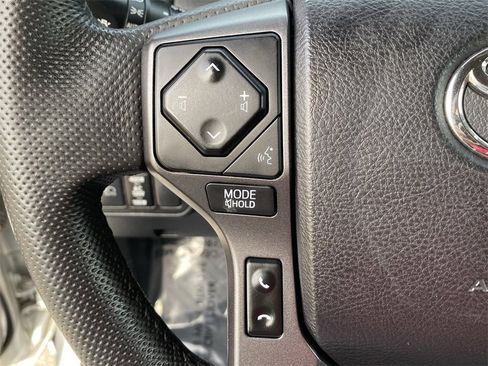 Certified 2022 Toyota Tacoma TRD Off-Road image 25