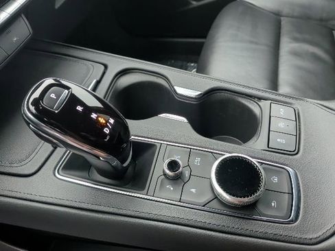 Used 2024 Cadillac XT4 Premium Luxury image 22