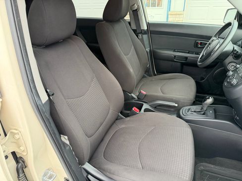 Used 2012 Kia Soul 5dr Wgn Auto Base image 18