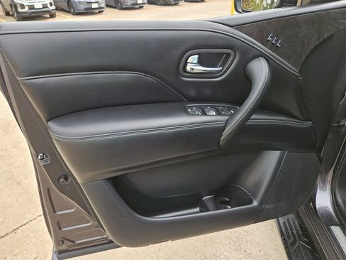 Used 2024 INFINITI QX80 Luxe image 13