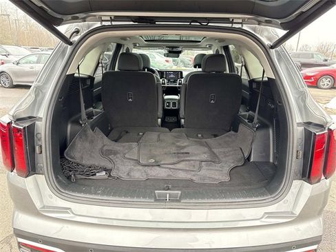 Certified 2021 Kia Sorento EX image 12