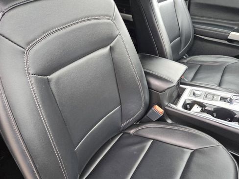 Used 2023 Ford Explorer XLT w/ Equipment Group 202A image 6