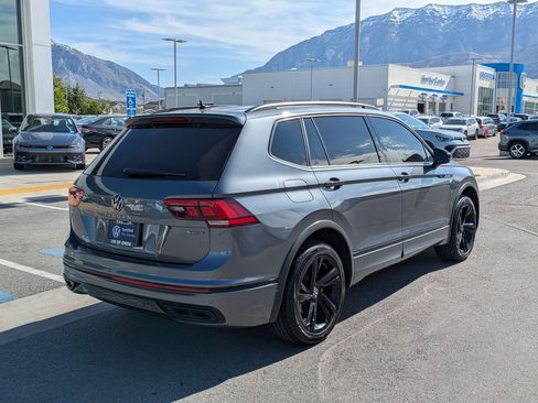 Used 2024 Volkswagen Tiguan SE R-Line AWD/4WD image 3