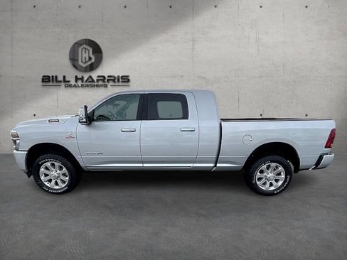 New 2026 RAM 3500 Laramie AWD/4WD image 10