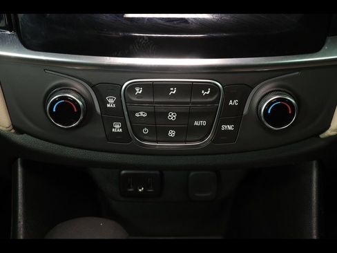 Used 2023 Chevrolet Traverse LS w/ Safety Package AWD/4WD image 26