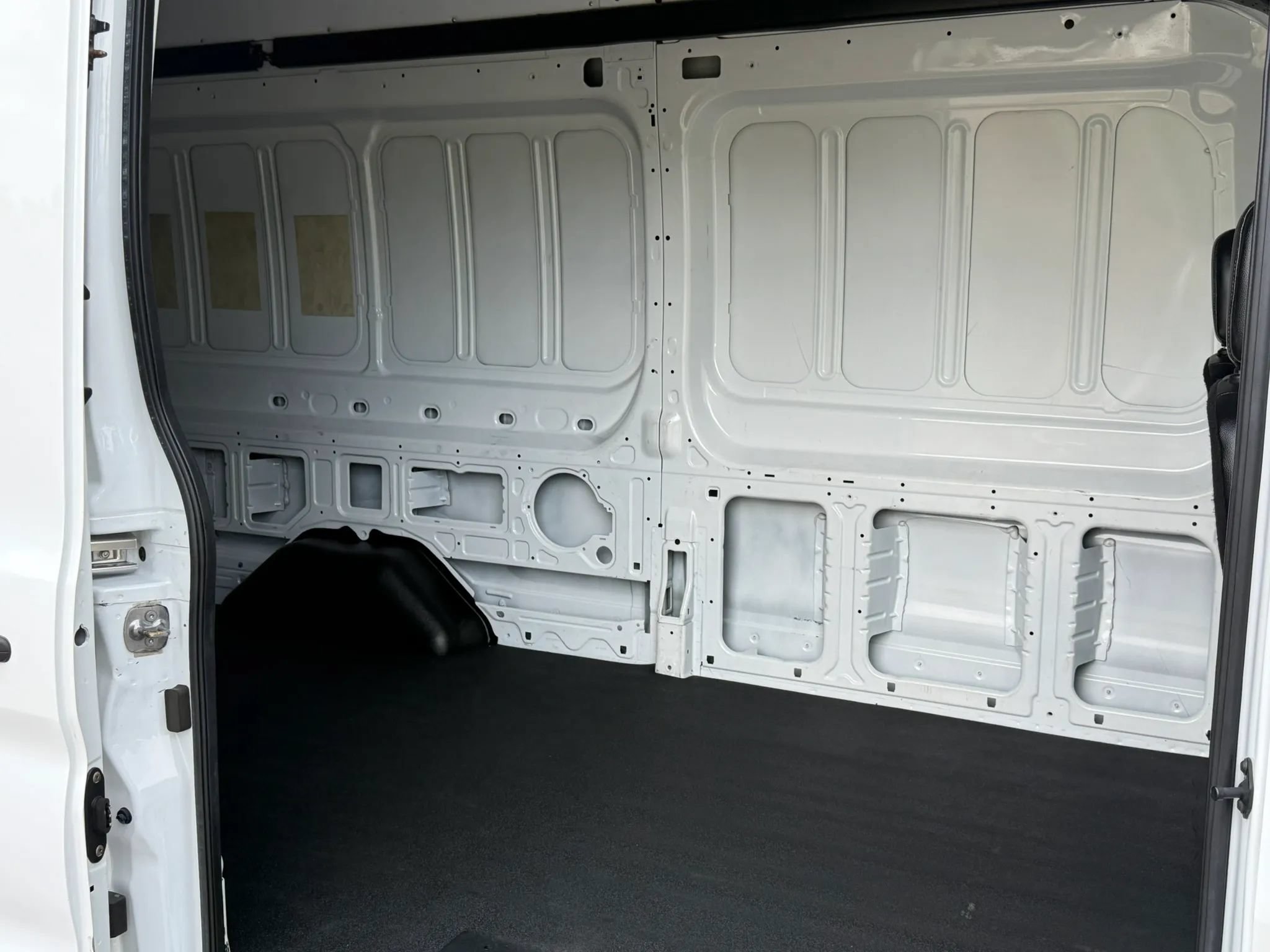 Used 2021 Ford Transit 350 148 High Roof Extended RWD image 21