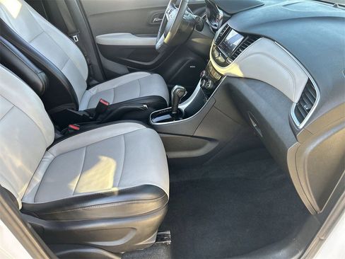 Used 2020 Chevrolet Trax Premier image 9