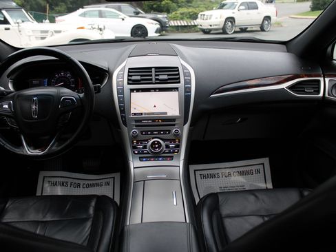 Used 2018 Lincoln MKZ Reserve FWD image 11