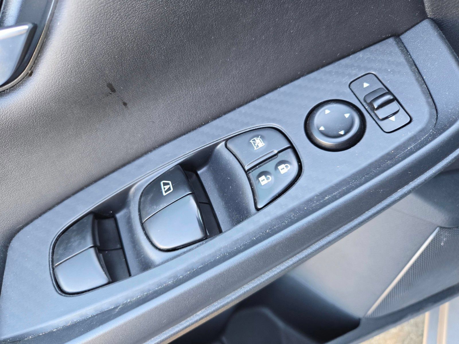 Used 2023 Nissan Sentra SV FWD image 15