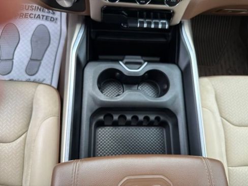 Used 2020 RAM 1500 Laramie AWD/4WD image 32