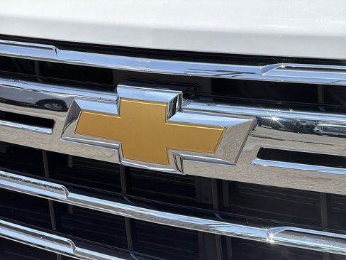 Used 2025 Chevrolet Silverado 2500 LTZ AWD/4WD image 30