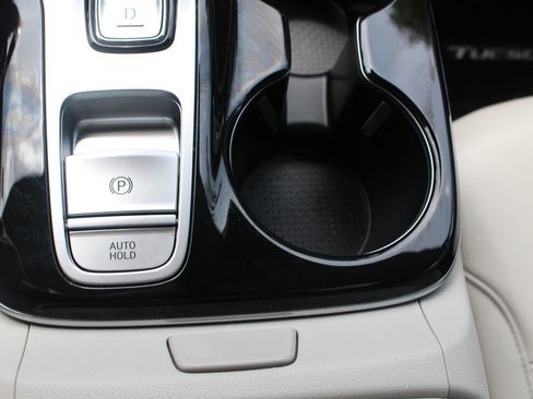 Used 2024 Hyundai Tucson Limited image 38