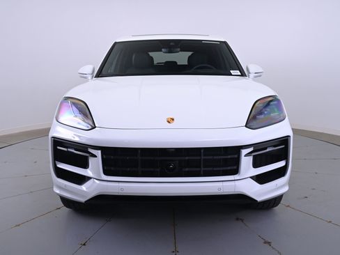 Used 2025 Porsche Cayenne image 10