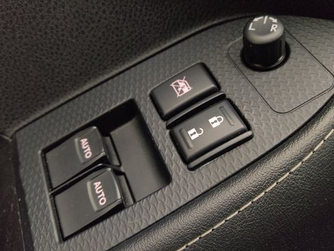 Used 2018 Toyota 86 RWD image 27