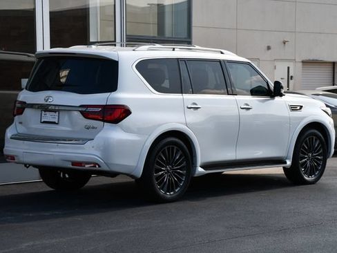 Used 2024 INFINITI QX80 Sensory AWD/4WD image 8