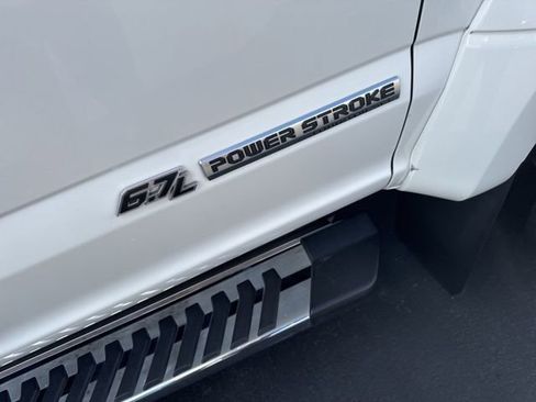 Used 2022 Ford F450 Platinum image 14