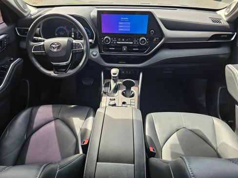Used 2023 Toyota Highlander Limited AWD/4WD image 15