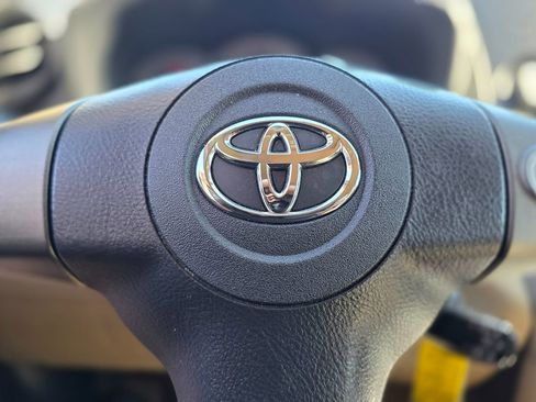 Used 2011 Toyota RAV4 4WD image 32