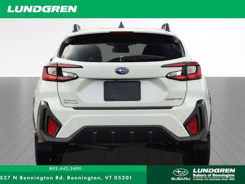 Used 2024 Subaru Crosstrek 2.0i Premium image 4