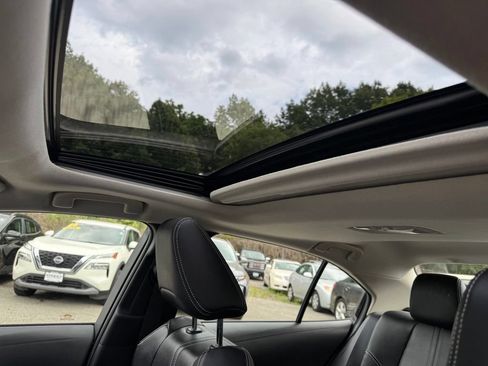 Used 2020 Toyota Corolla XLE FWD image 37