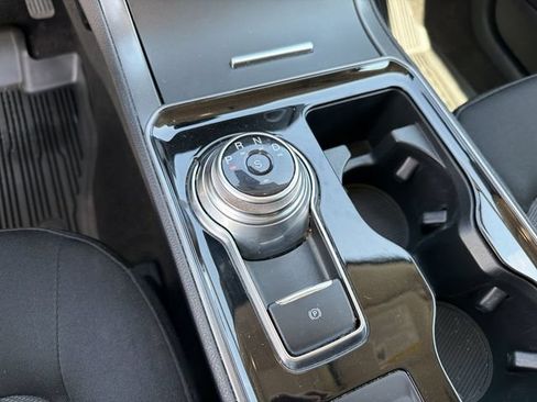Used 2020 Ford Edge SE FWD image 21