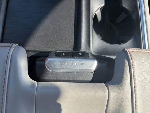 Used 2025 Ford Expedition Active AWD/4WD image 48