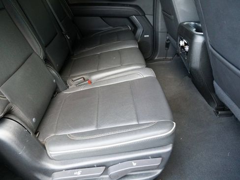 Used 2023 GMC Yukon SLT image 46