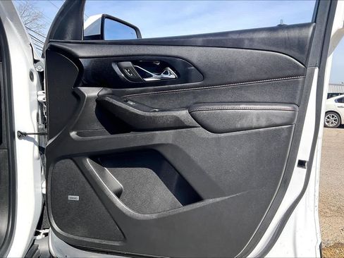 Used 2023 Chevrolet Traverse RS image 22
