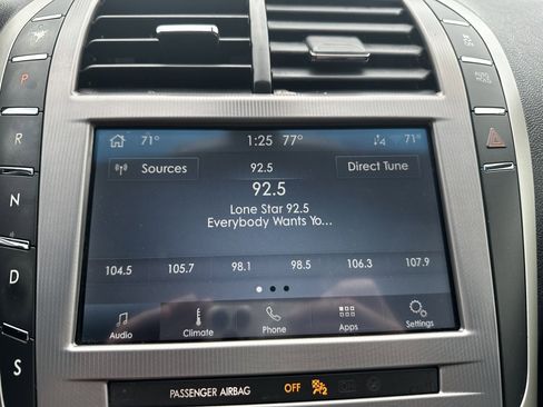 Used 2019 Lincoln MKZ Premiere image 21