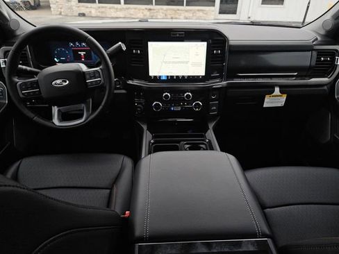 New 2025 Ford Explorer Active image 32