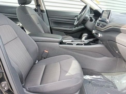 Used 2024 Nissan Altima 2.5 SV image 29