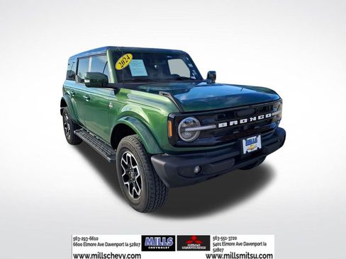 Used 2024 Ford Bronco Outer Banks image 3