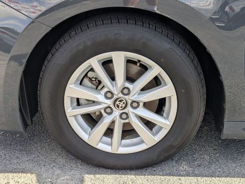 Used 2025 Toyota Camry LE FWD image 30