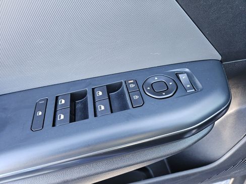 Used 2025 Kia K4 LXS image 30