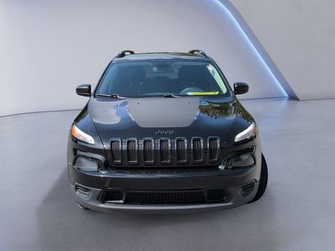 Used 2017 Jeep Cherokee Sport FWD image 12