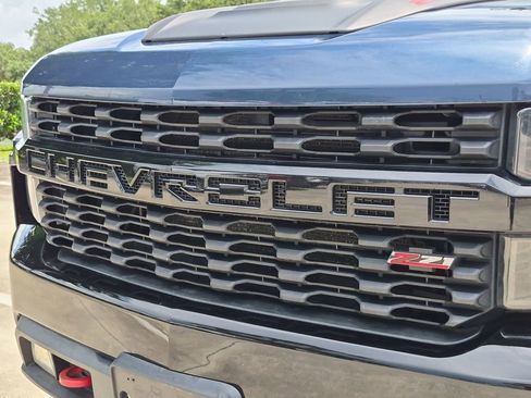 Used 2019 Chevrolet Silverado 1500 Custom Trail Boss AWD/4WD image 5