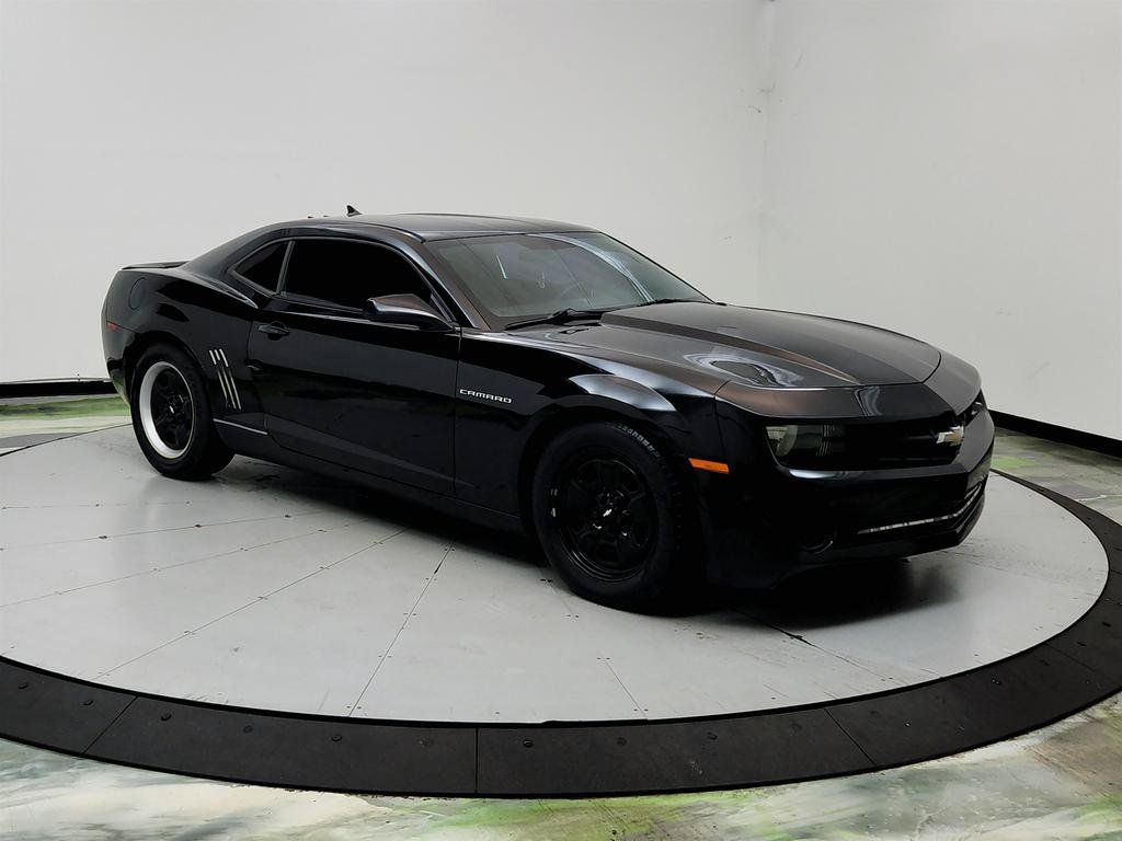 Used 2013 Chevrolet Camaro LS RWD image 3