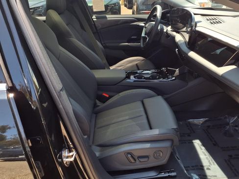 Used 2025 Audi A6 e-tron Premium Plus w/ Premium Plus RWD image 22