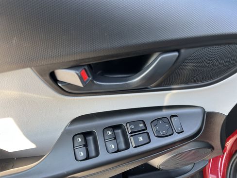 Used 2022 Hyundai Kona SE AWD/4WD image 18