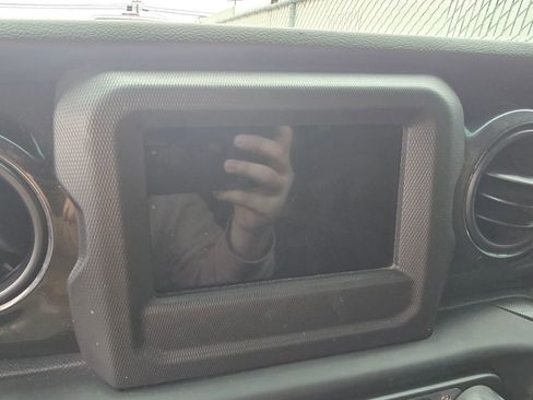 Used 2020 Jeep Wrangler Unlimited Sport image 13