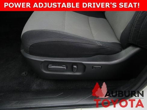 Used 2022 Toyota Tacoma TRD Off-Road image 11