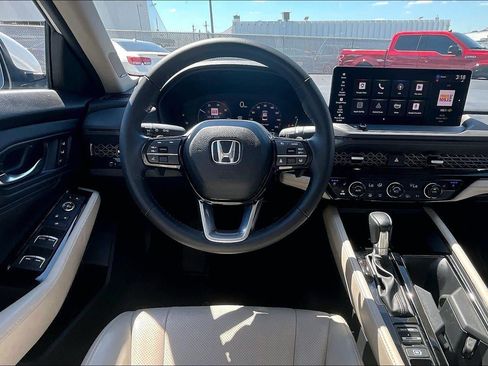 Used 2023 Honda Accord Touring image 5
