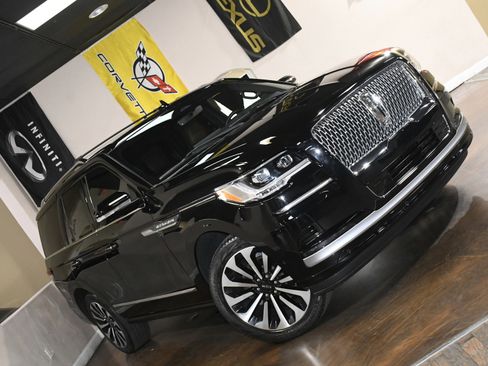 Used 2023 Lincoln Navigator Reserve image 77