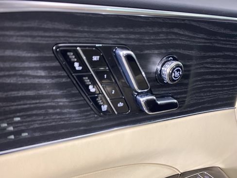 Used 2024 Cadillac Lyriq Luxury w/ Nappa Leather Package AWD/4WD image 10
