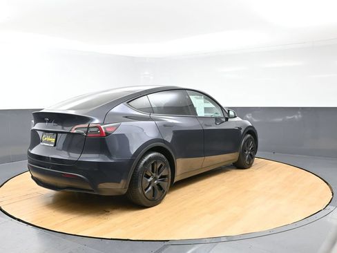 Used 2024 Tesla Model Y Long Range RWD image 5