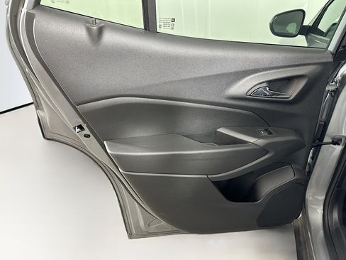 Used 2025 Chevrolet Trax LT image 24